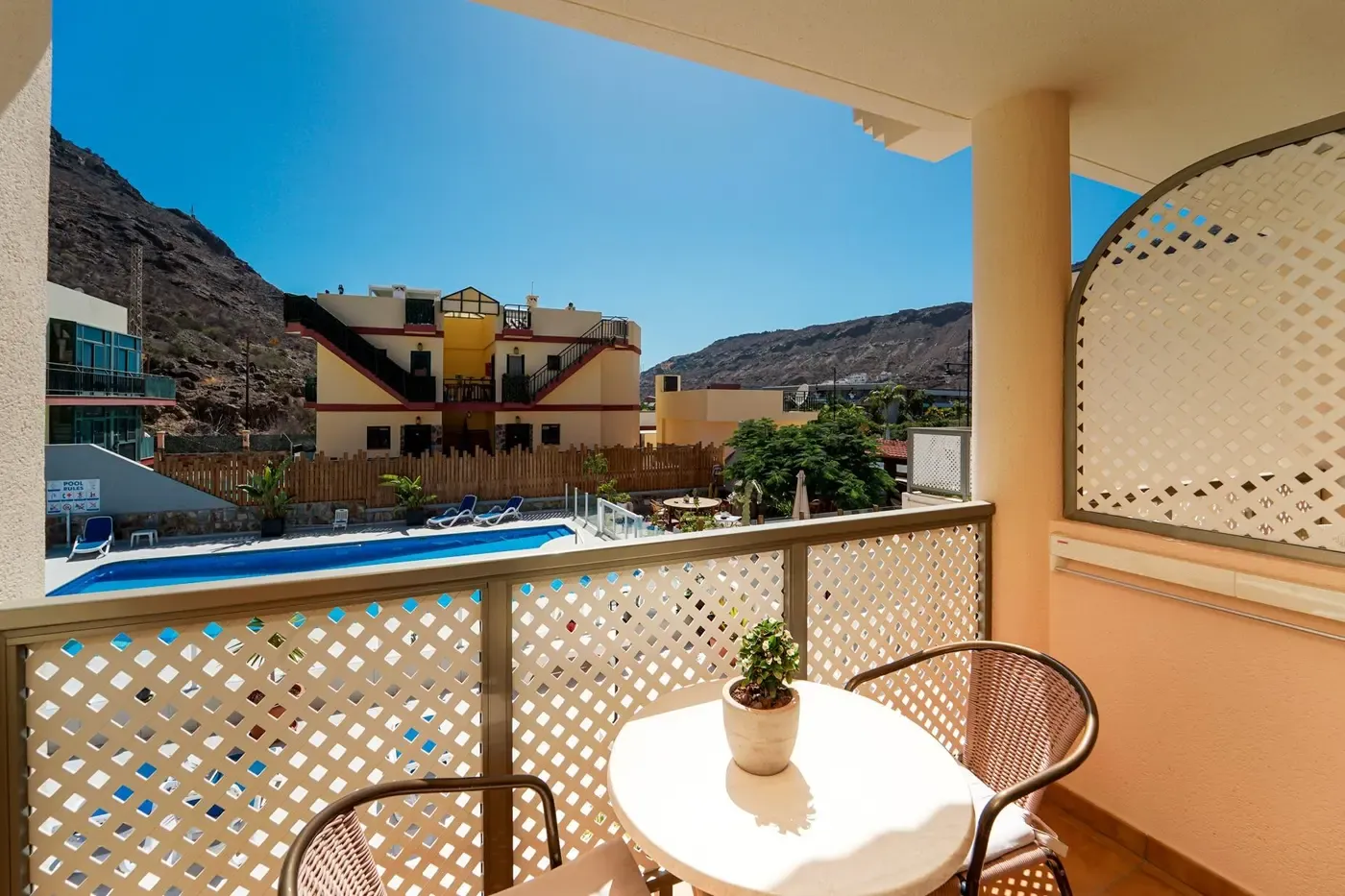 Apartm&aacute;n s baz&eacute;nem v Puerto de Mog&aacute;n | canaryhome.cz